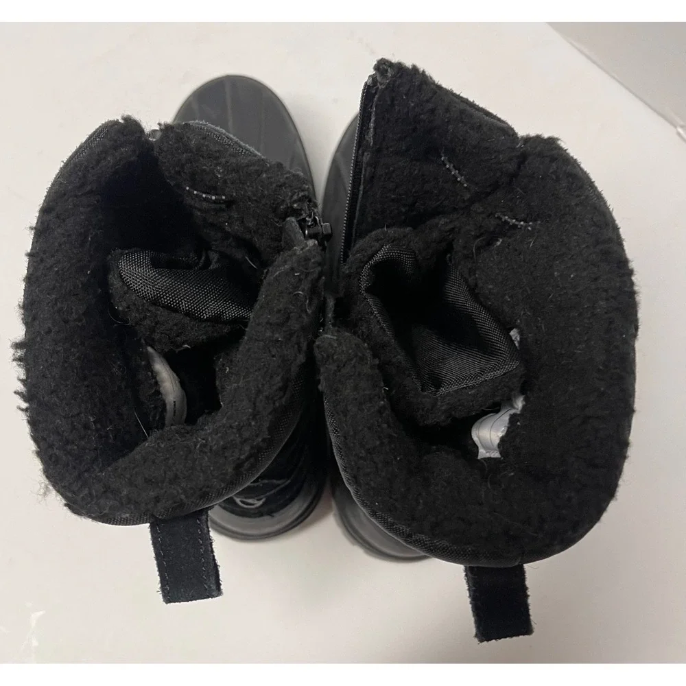 Lands End Youth size 5 Kids Lace Up Black Snow Waterproof Duck Boots‎